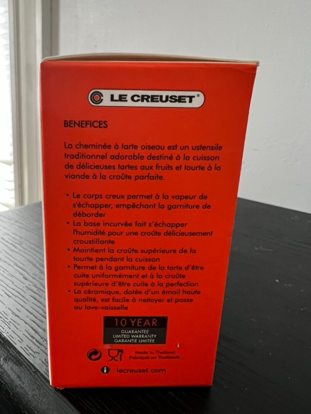 Le Creuset Cerise Red Pie Bird Funnel Stoneware NIB Baking Tool - Picture 4 of 4